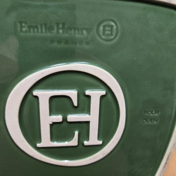 Emile Henry baking dish, green square casserole baking and serving dish - Picture 9 of 16